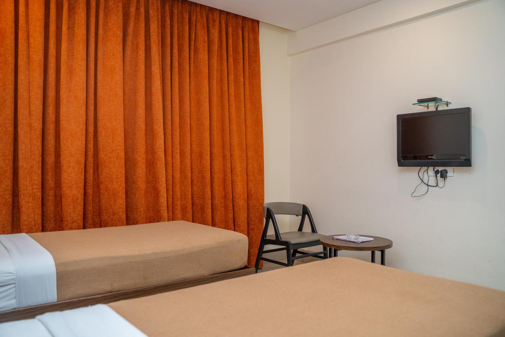 Hotel Dreamland ปูเน่ ภายนอก รูปภาพ